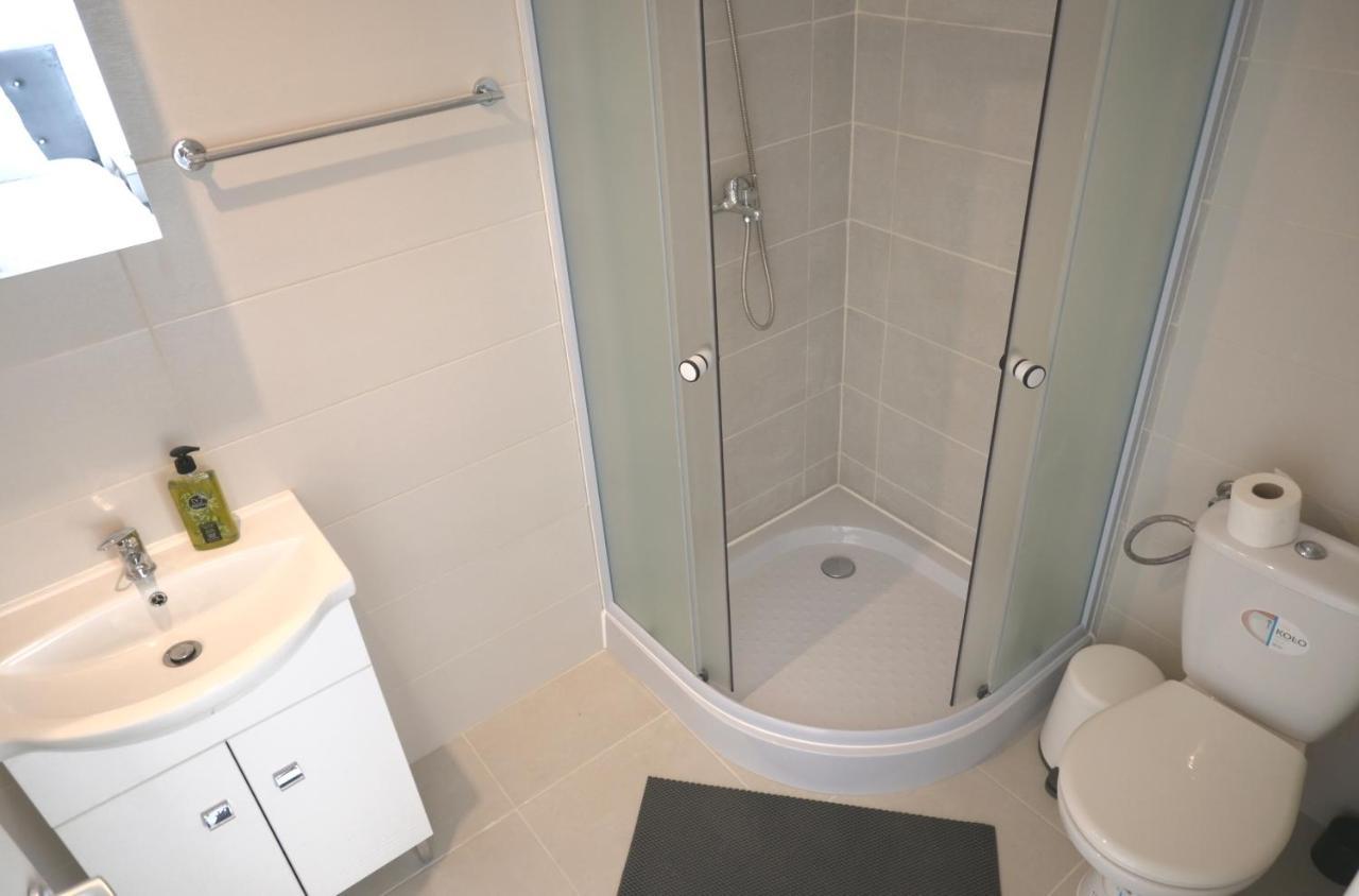 Luana Airport Apartments #8 Otopeni Luaran gambar