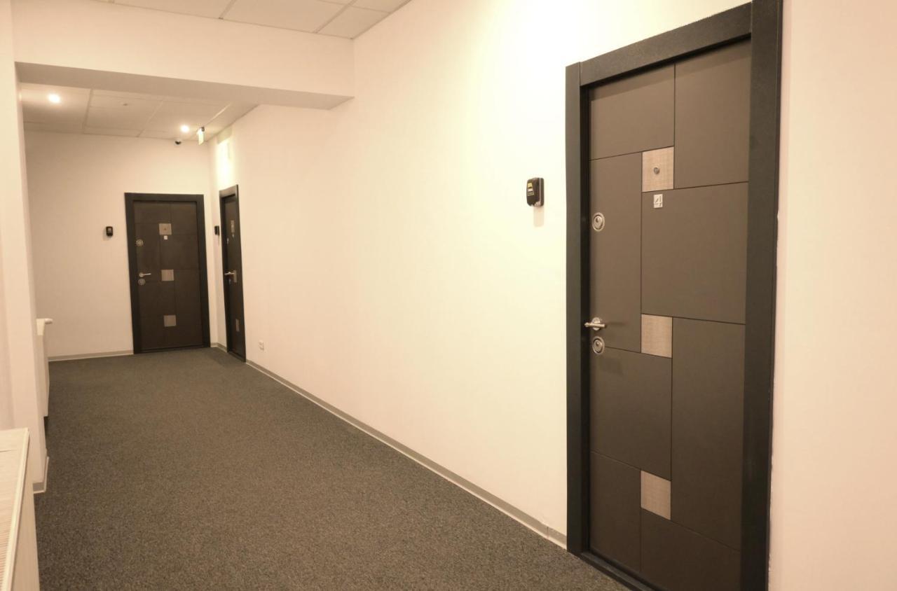 Luana Airport Apartments #8 Otopeni Luaran gambar
