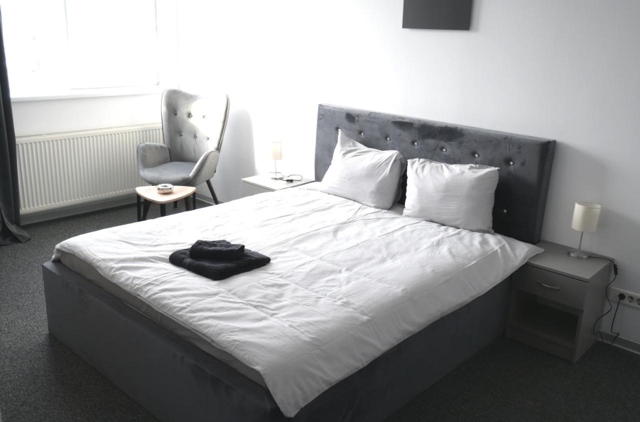 Luana Airport Apartments #8 Otopeni Luaran gambar